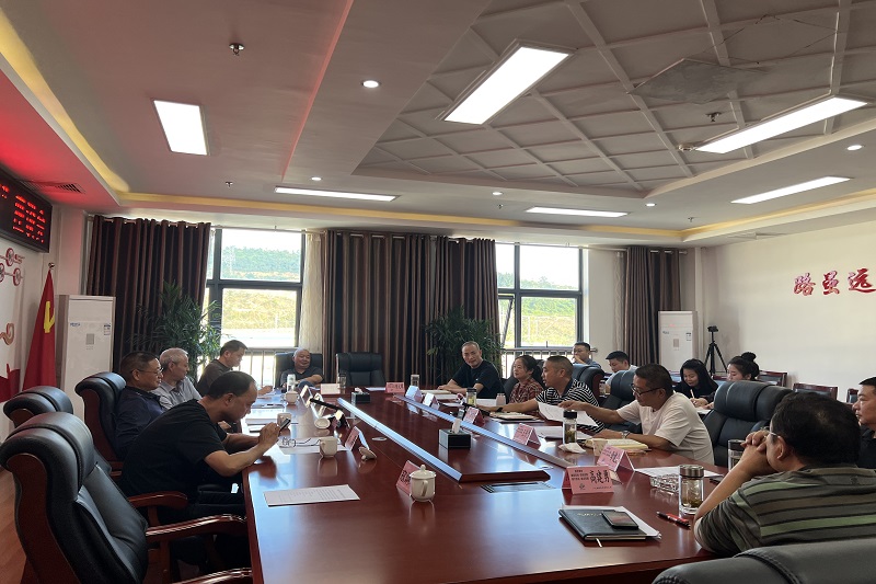 路橋集團(tuán)召開“共建三十載，同行筑路夢”座談會