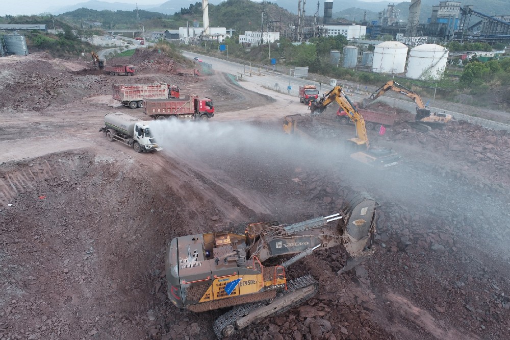 不停工、不斷檔，假期建設(shè)忙！